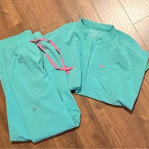 Women’s Figs Scrubs